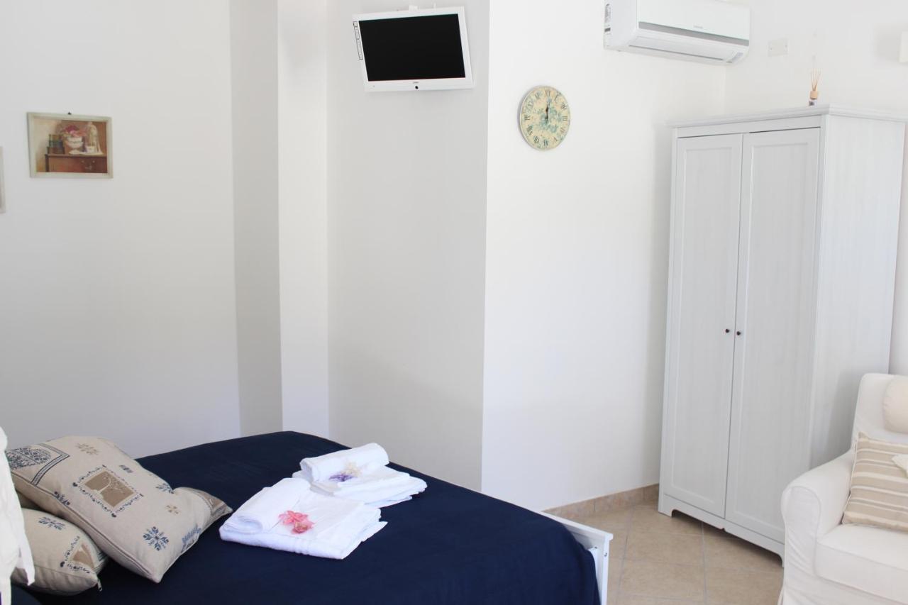 לינה וארוחת בוקר מאלייה Book And Bed מראה חיצוני תמונה