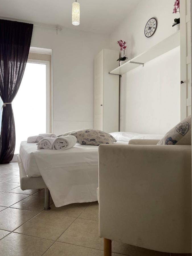 לינה וארוחת בוקר מאלייה Book And Bed מראה חיצוני תמונה