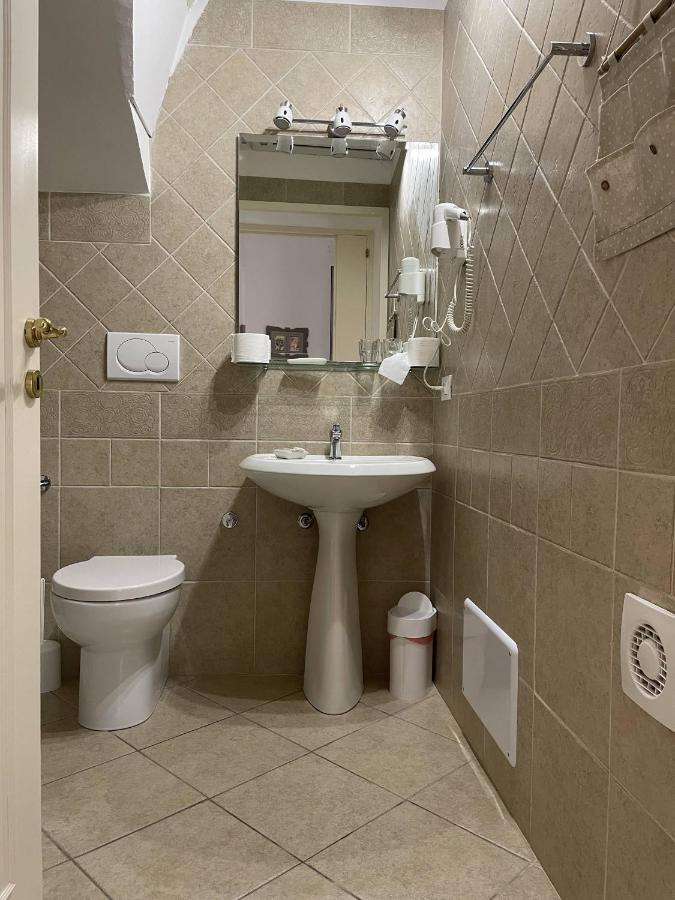 לינה וארוחת בוקר מאלייה Book And Bed מראה חיצוני תמונה