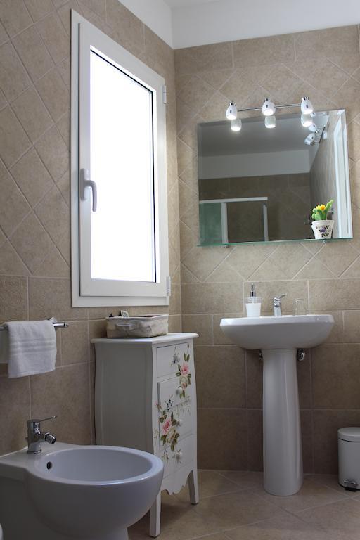 לינה וארוחת בוקר מאלייה Book And Bed חדר תמונה