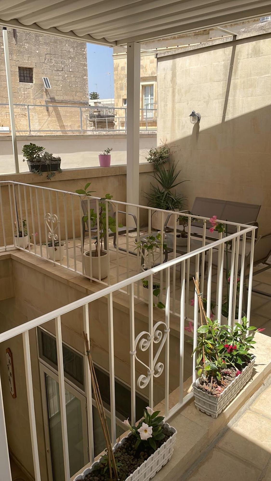 לינה וארוחת בוקר מאלייה Book And Bed מראה חיצוני תמונה